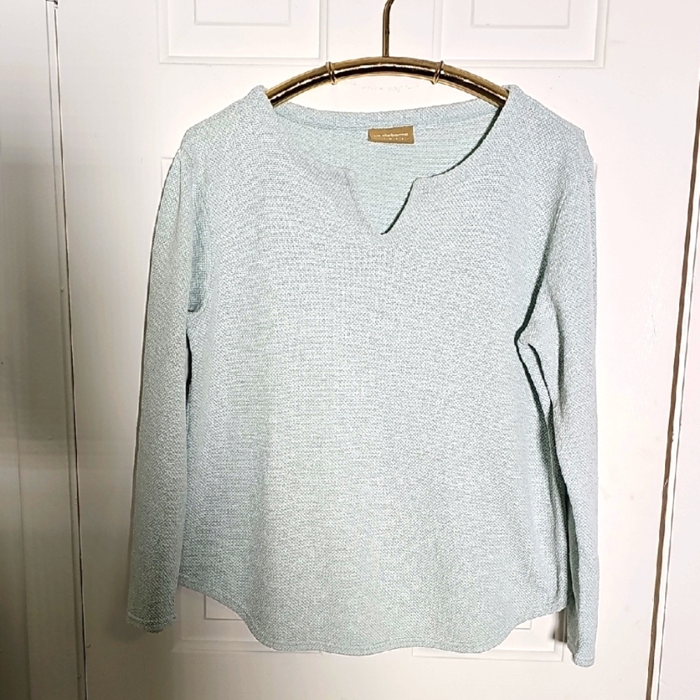 Liz‎ Claiborne Soft Blue Textured Pop Over Top In Size Large.